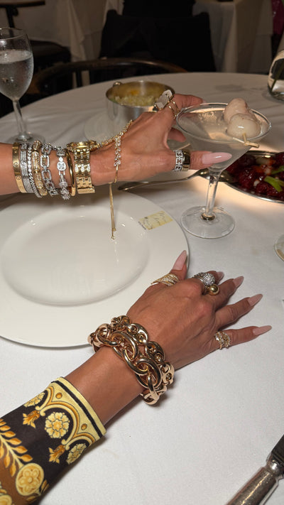 Stretchy large link bracelet