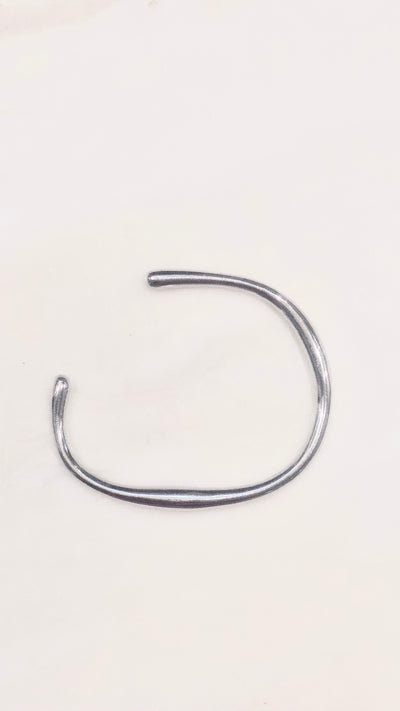 Anu cuff bangle