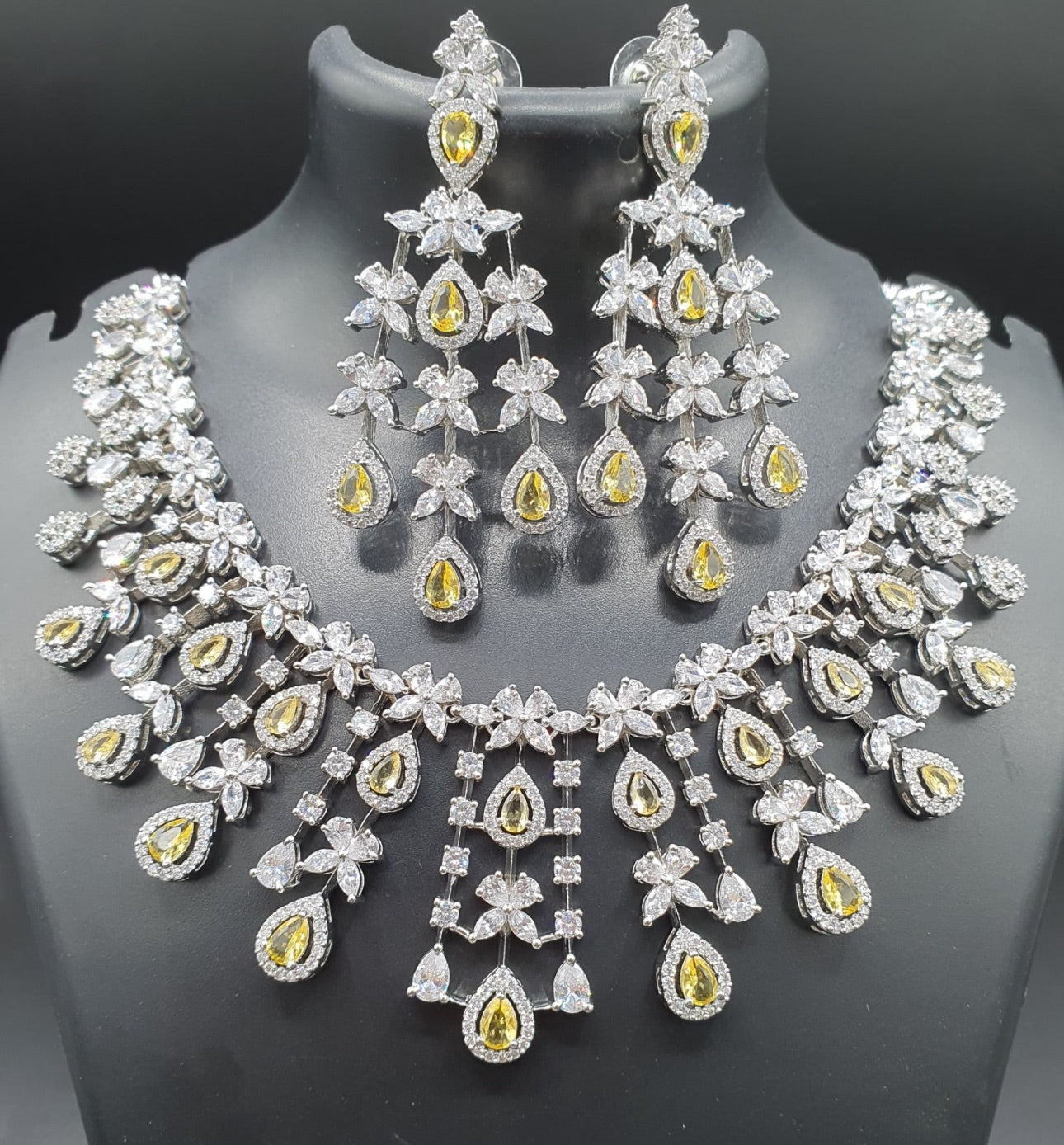Romina Necklace Set