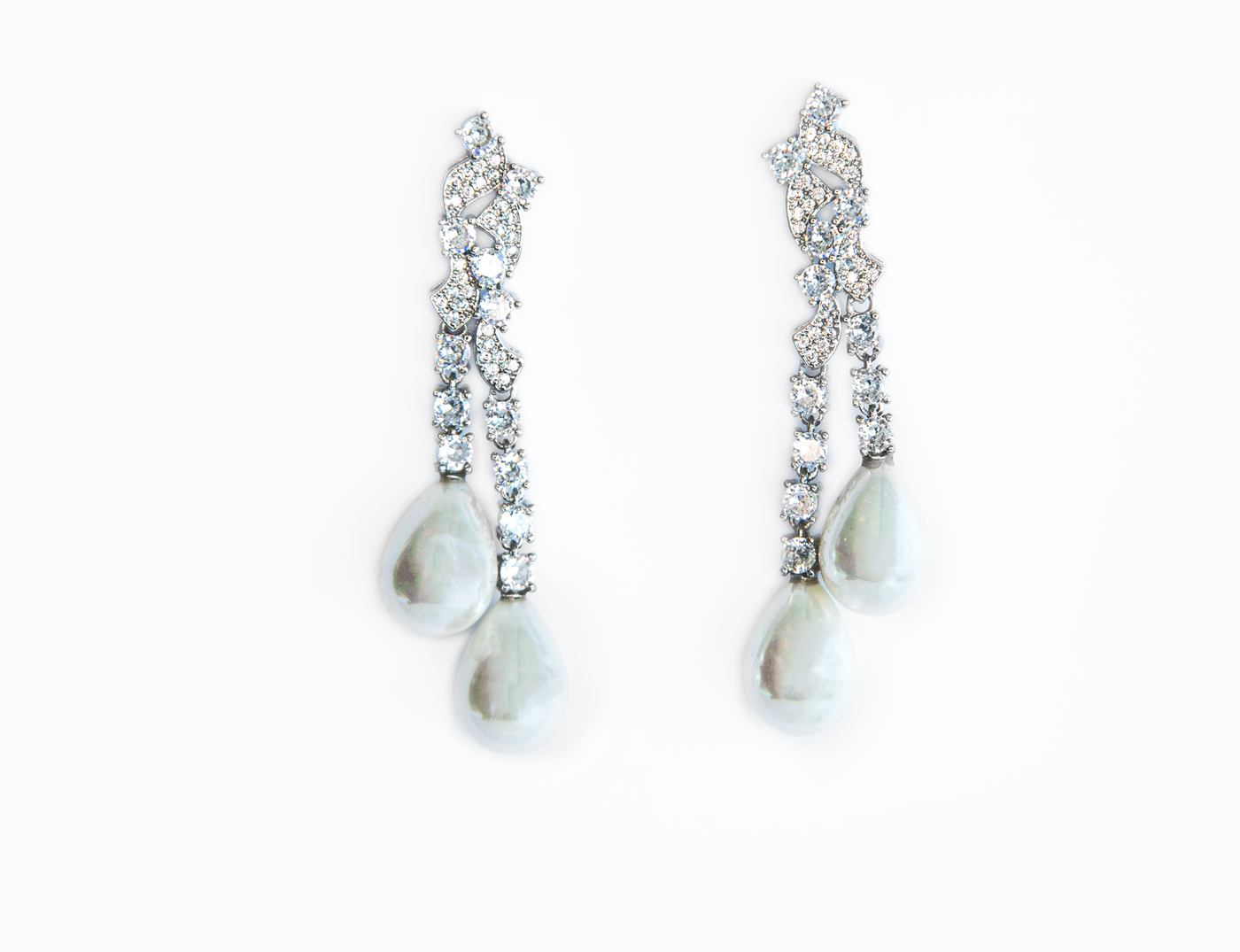 Villa Pearl Drop Earrings
