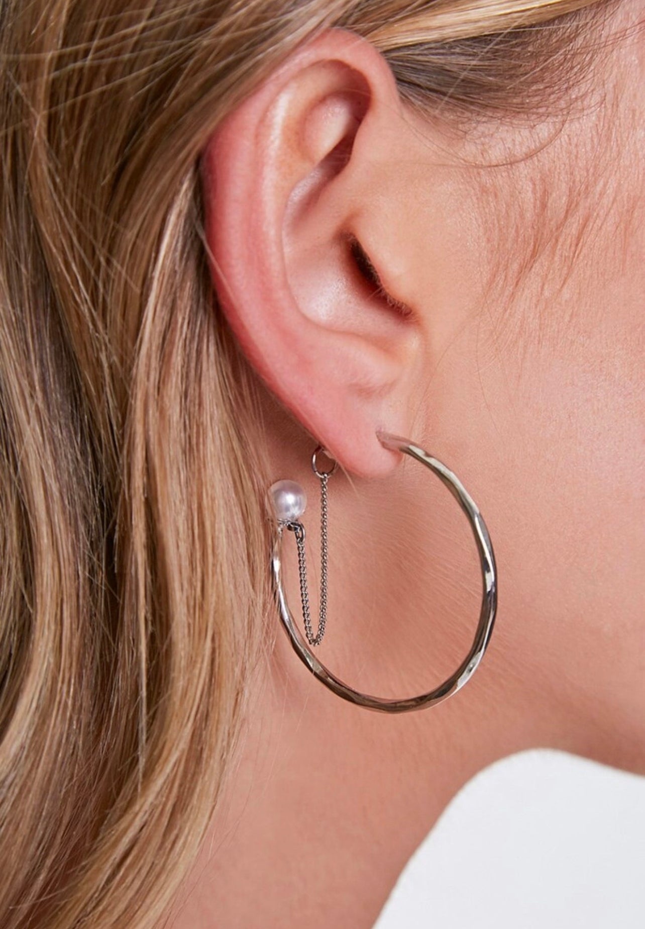 Courtney Pearl Hoop Earrings